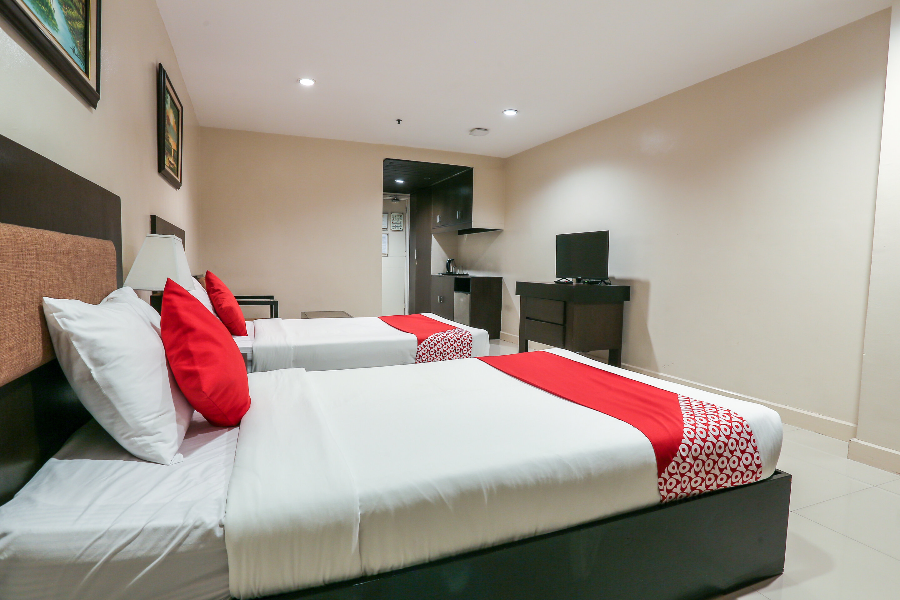 Фото Paragon Tower Hotel