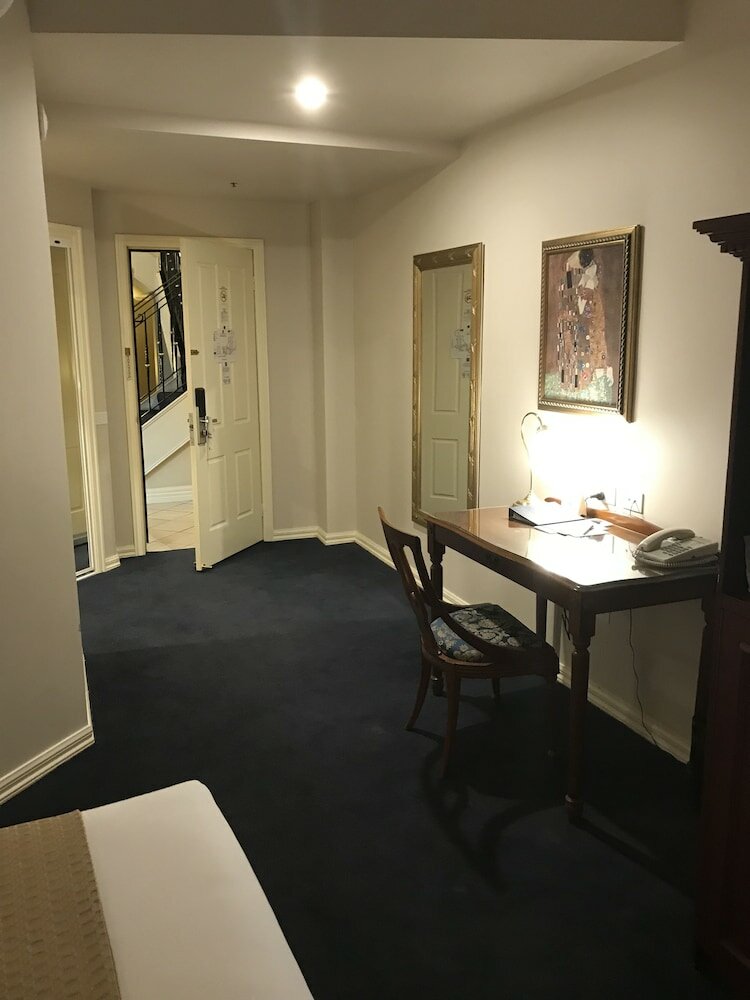 Фото Canterbury International Hotel