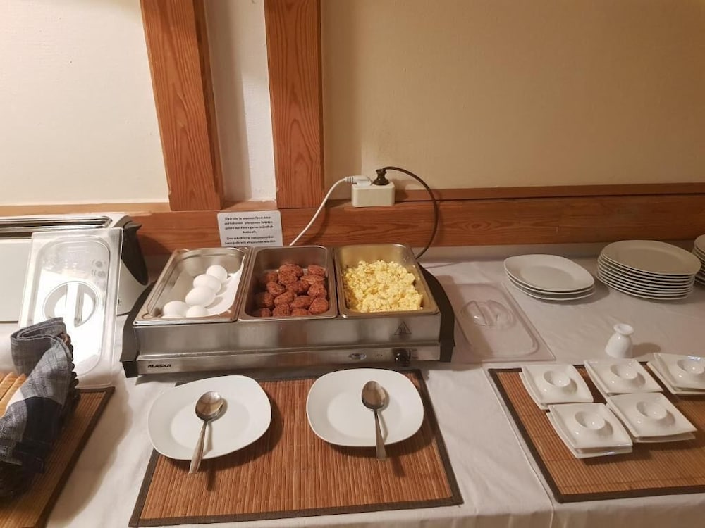 Фото Отель Hafez Bad Salzuflen