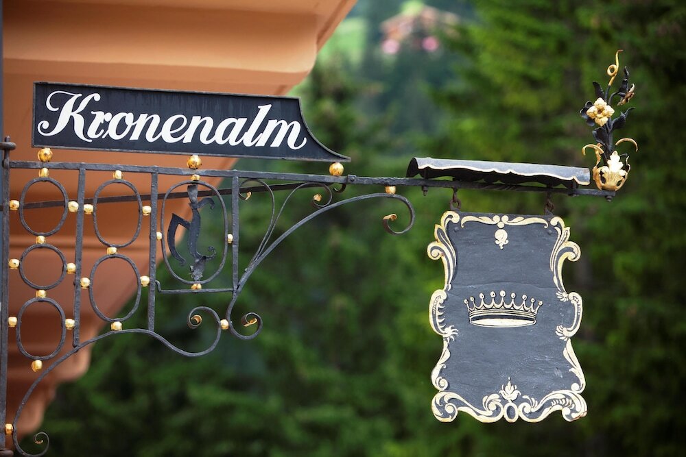 Фото Euro Youth Hotel & Krone