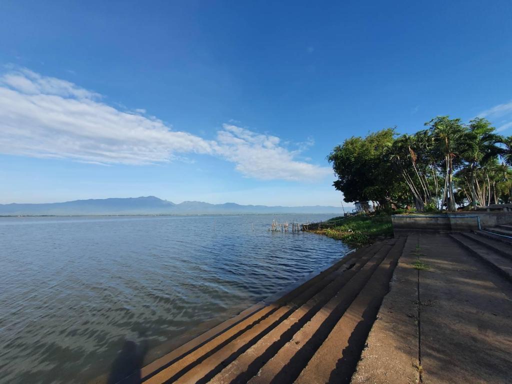 Фото Kwan Phayao Villa