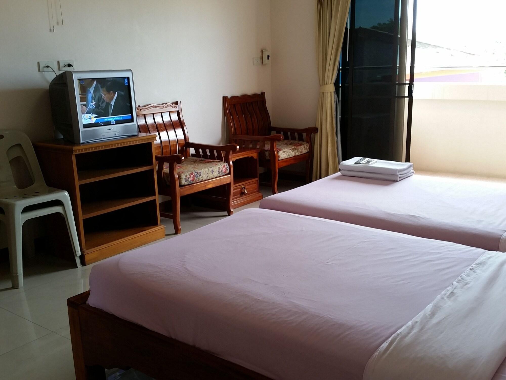 Фото Tassanee Garden Lodge