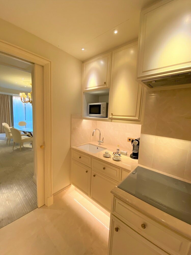 Фото Four Seasons Hotel George V