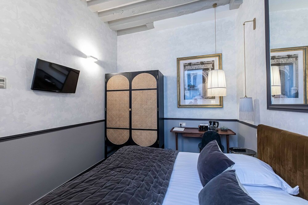 Фото Dauphine Saint Germain