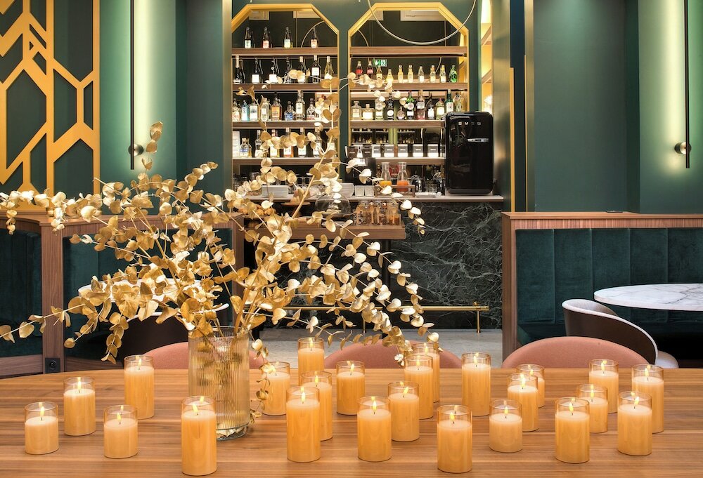 Фото Artemisia Montmartre