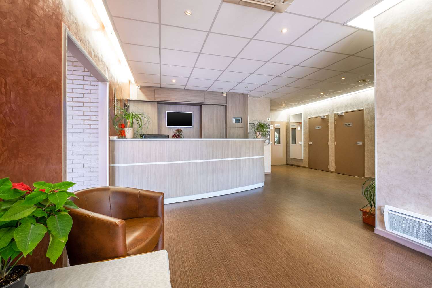 Фото Hôtel des Arcades Cachan