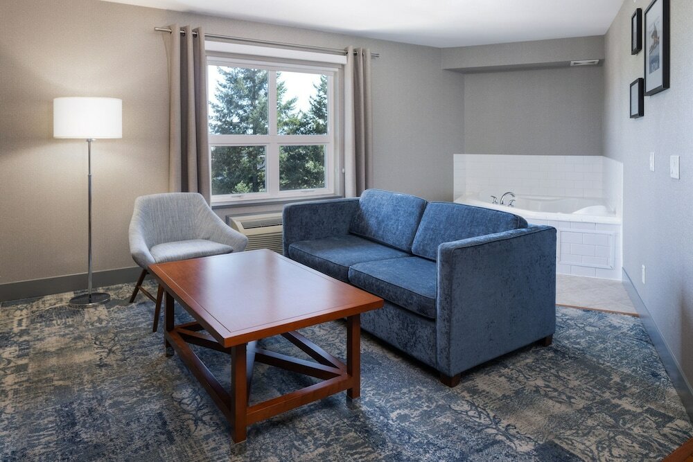 Фото Four Points by Sheraton Victoria Gateway