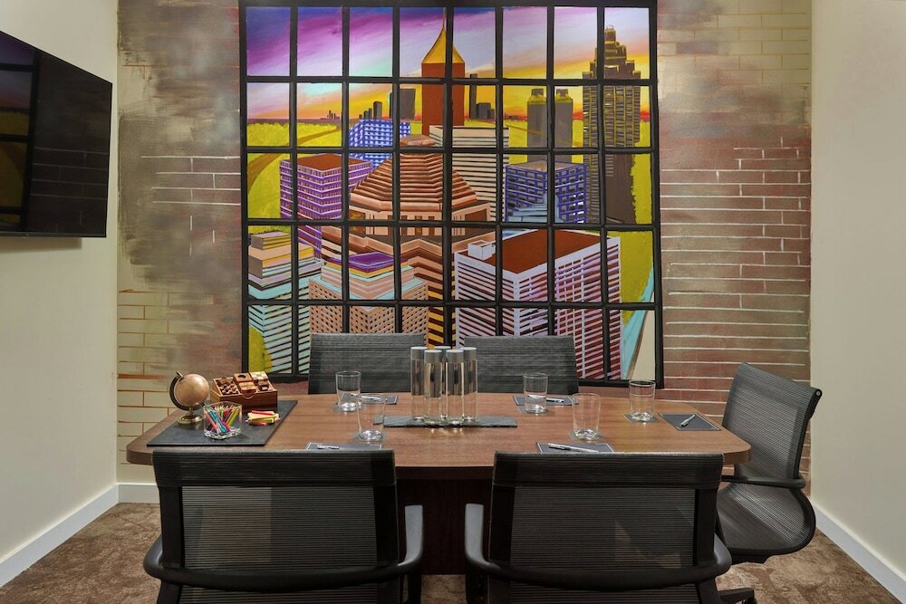 Фото Renaissance Atlanta Airport Gateway Hotel