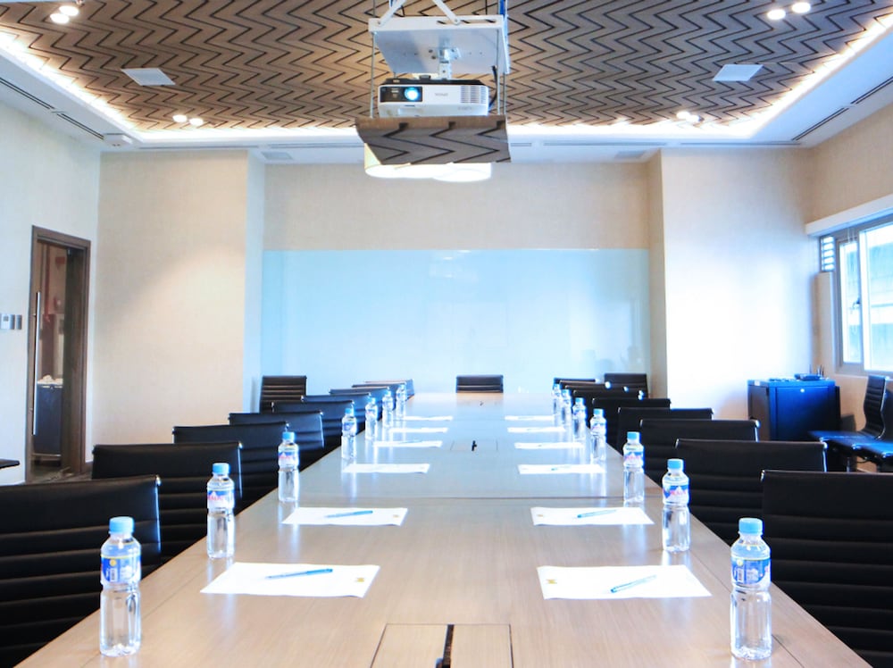 Фото The Mini Suites Eton Tower Makati