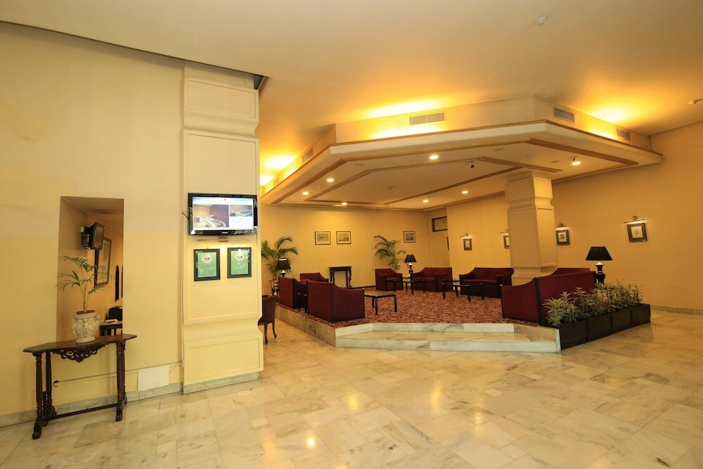 Фото Dynasty Hotel
