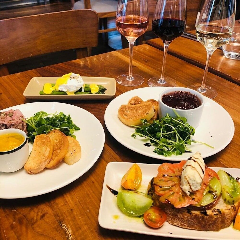 Фото Hard Days Night Hotel