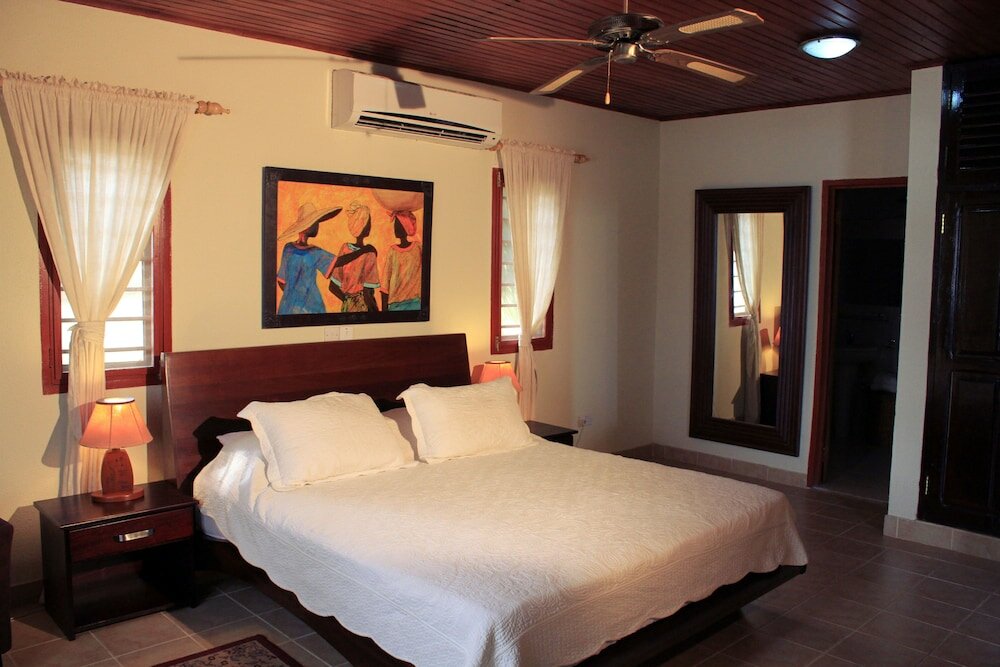 Фото Coconut Grove Beach Resort