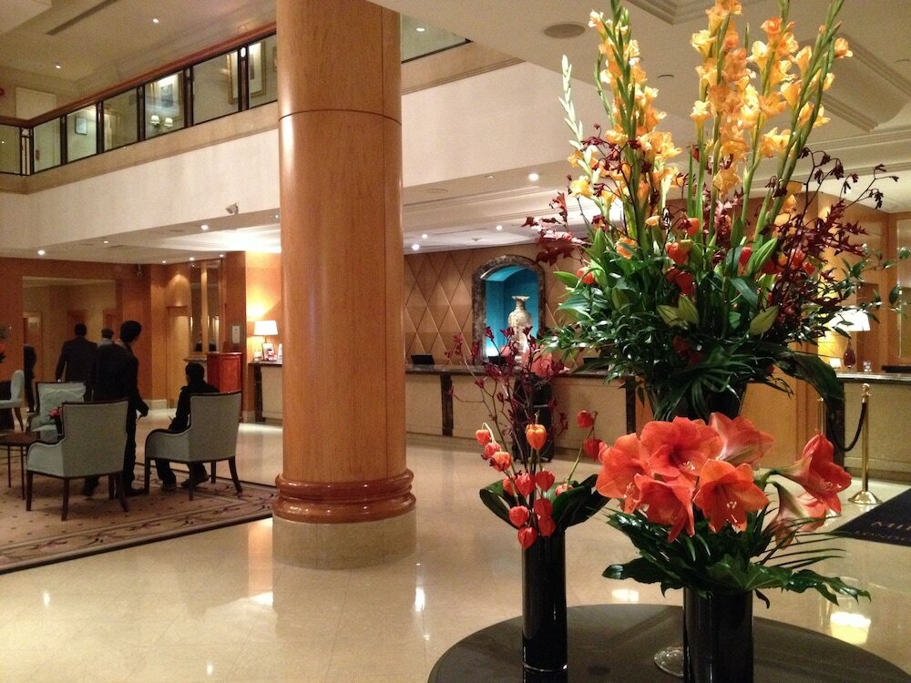 Фото Millennium Gloucester Hotel London Kensington