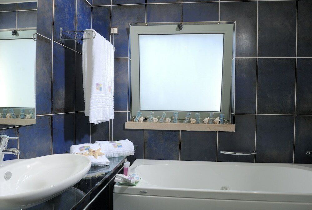 Фото Angela Suites Boutique Hotel