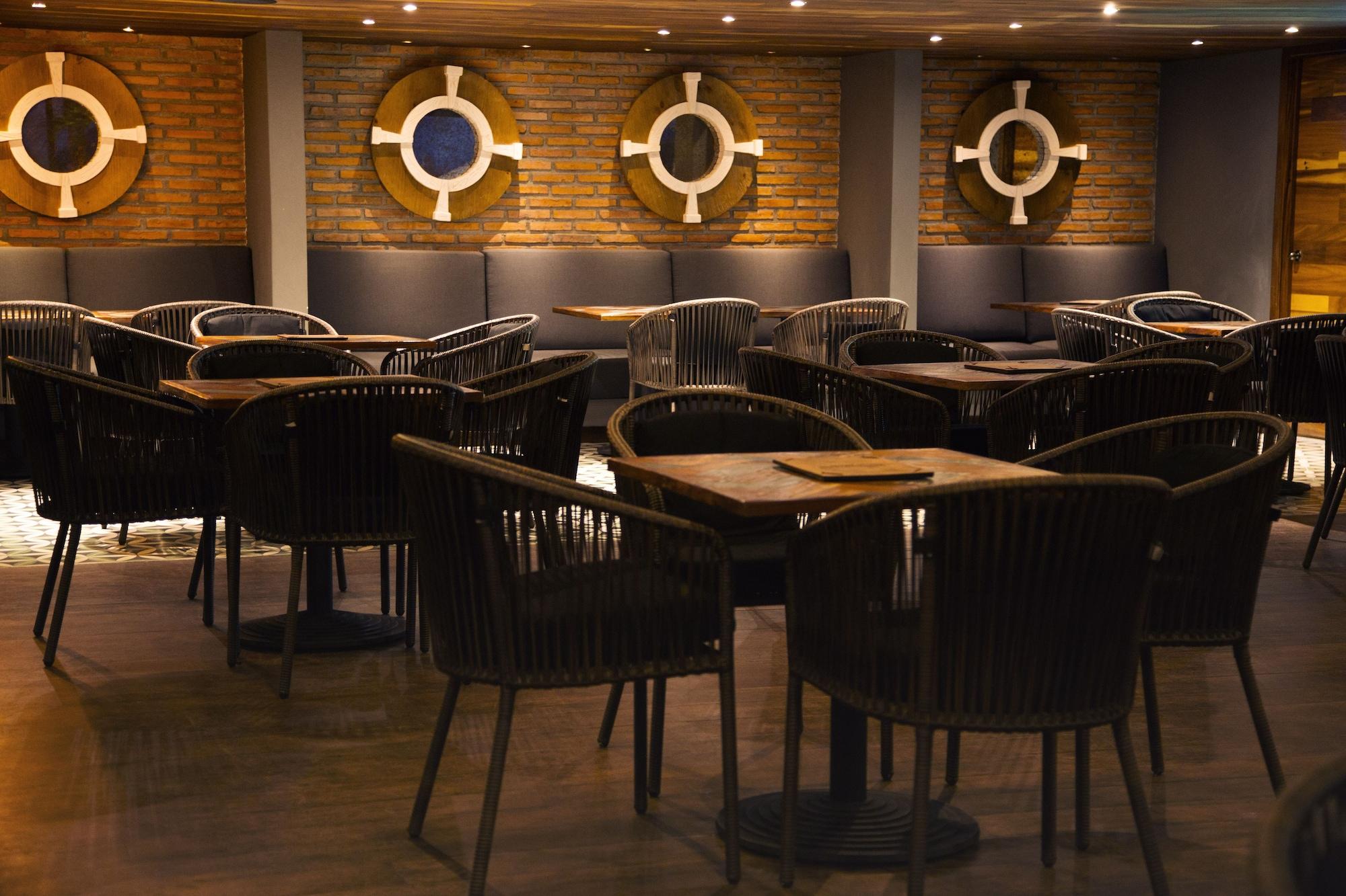 Фото The Club at Sheraton Buganvilias