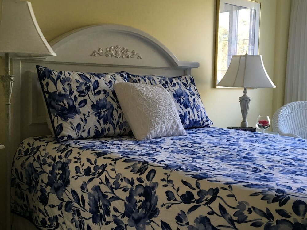 Фото Lakeside Country Inn