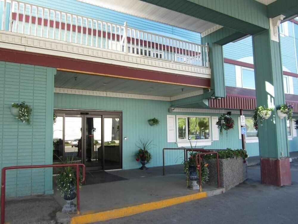 Фото Sternwheeler Hotel and Conference Centre