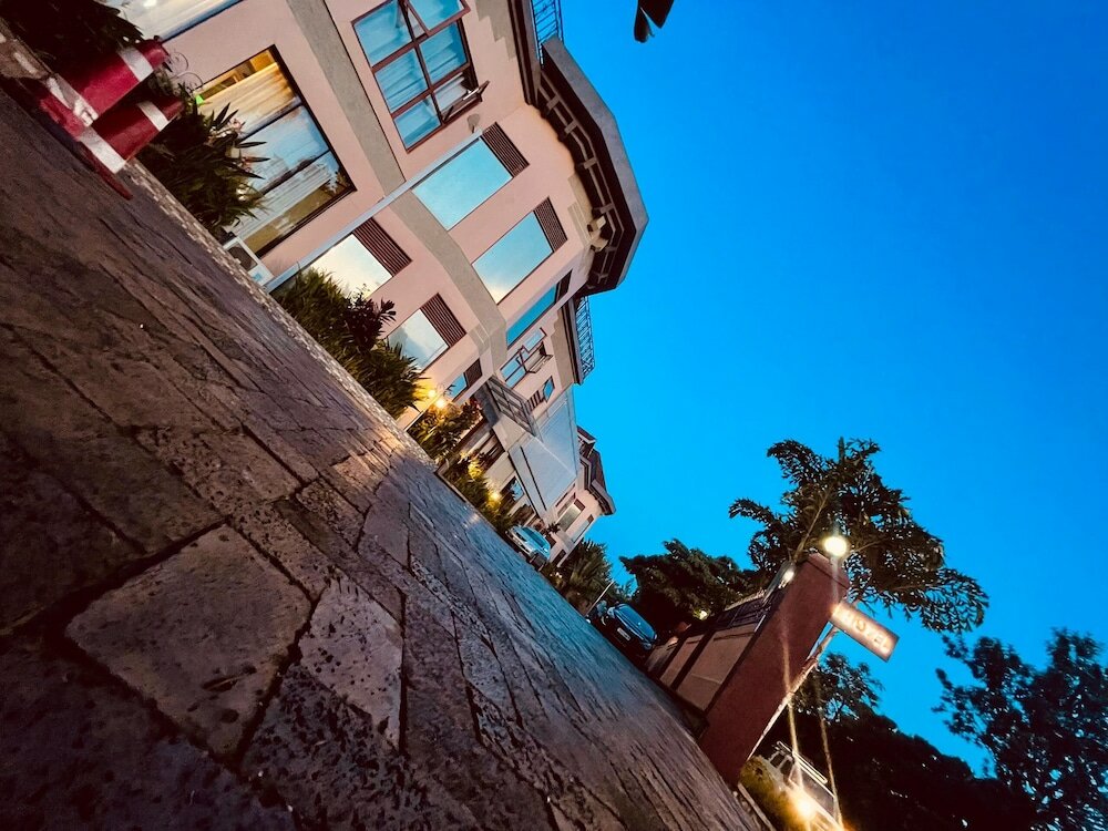 Фото Legend Hotel