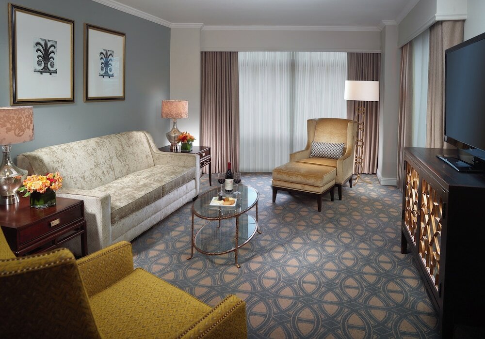 Фото Omni Riverfront Hotel