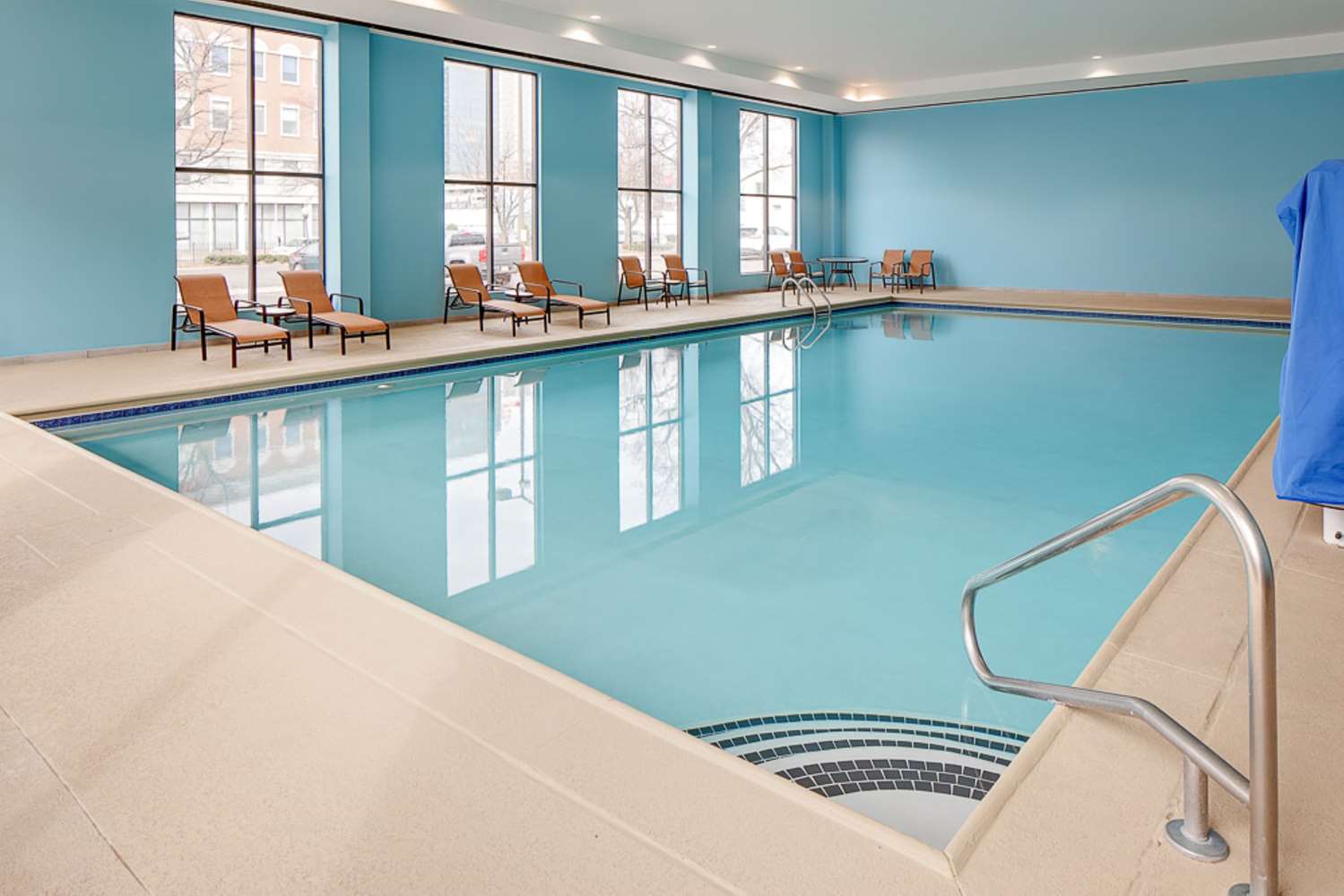 Фото Hampton Inn Louisville Downtown