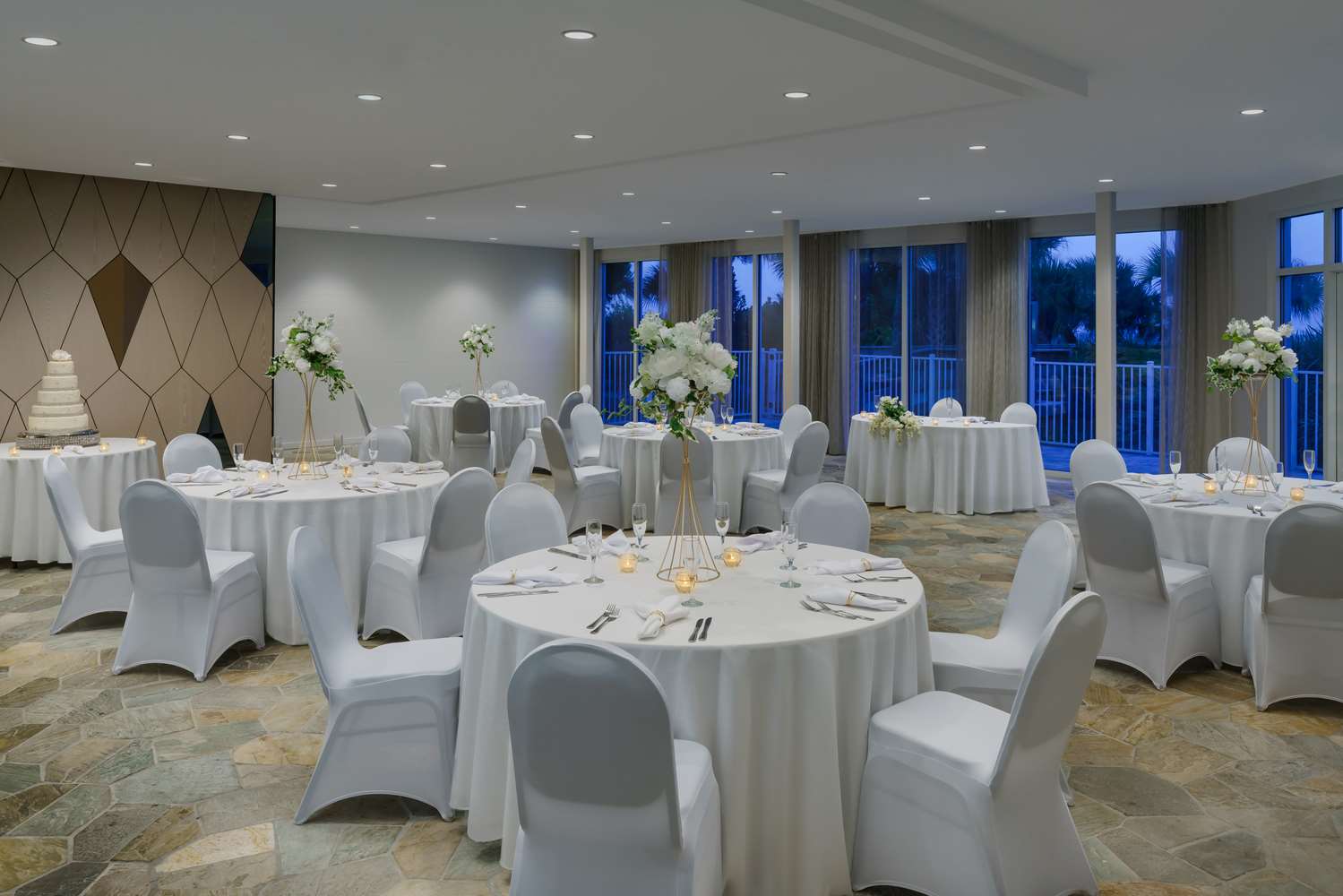 Фото Hilton Garden Inn Cocoa Beach Oceanfront