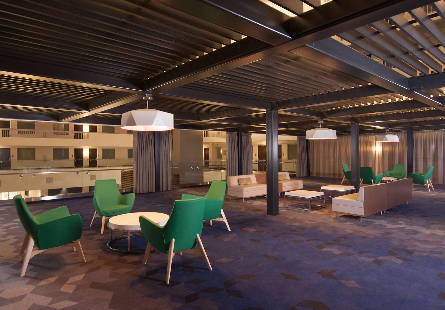 Фото Embassy Suites Raleigh-Crabtree