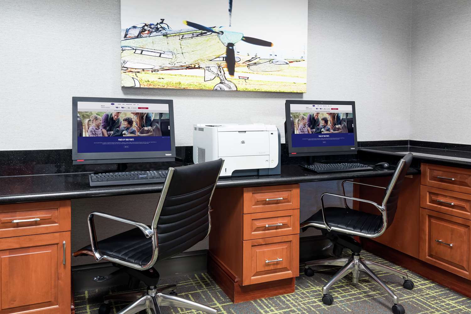 Фото Hampton Inn & Suites Orlando Airport @ Gateway Village