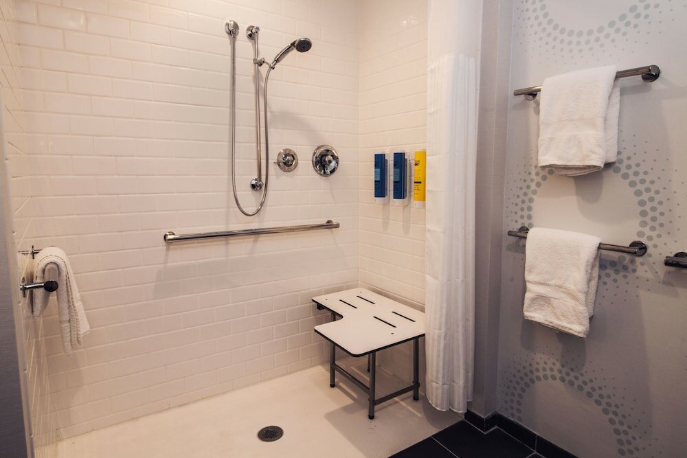 Фото Tru by Hilton Norfolk Airport