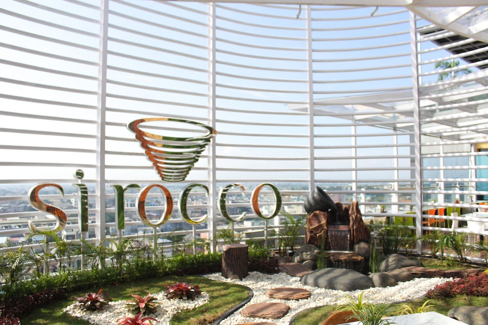 Фото Hermes Palace Hotel Medan