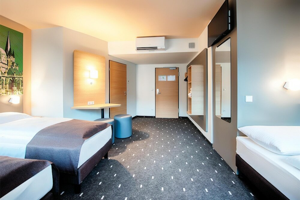 Фото B&b Hotel Aachen-City