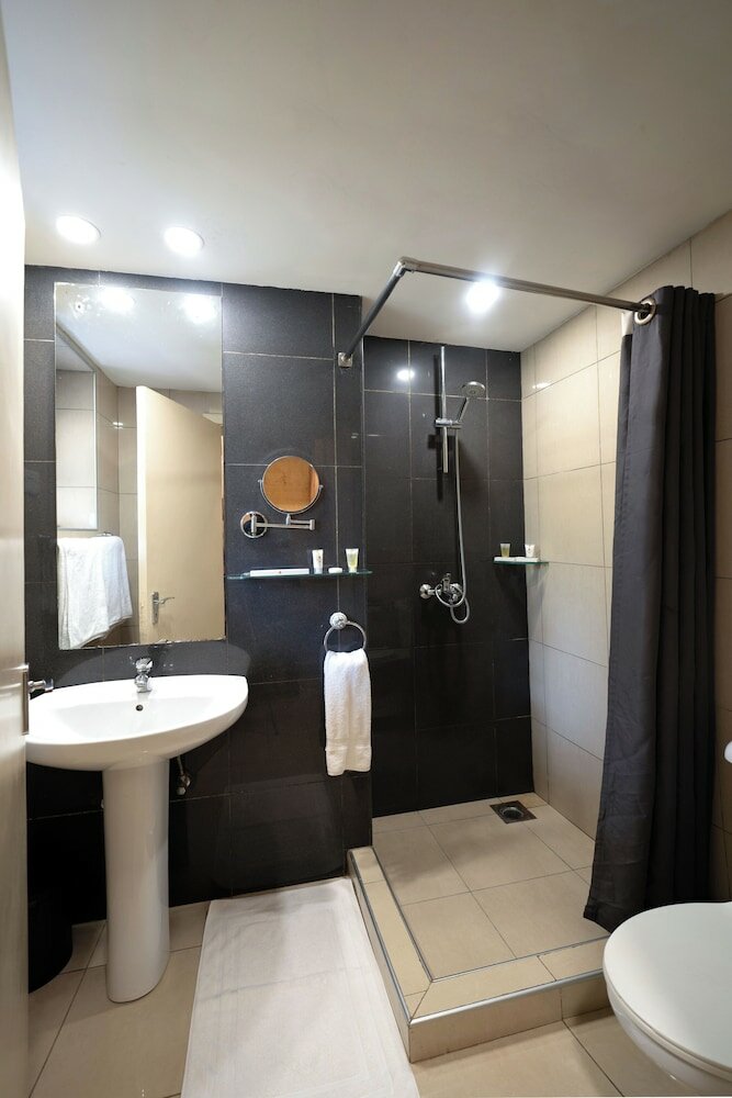 Фото Dolphin Suites