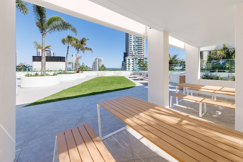 Фото Meriton Suites Surfers Paradise