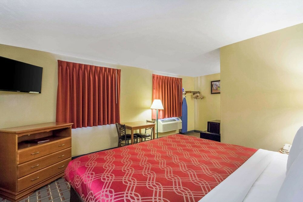 Фото Econo Lodge Lansing - Leavenworth