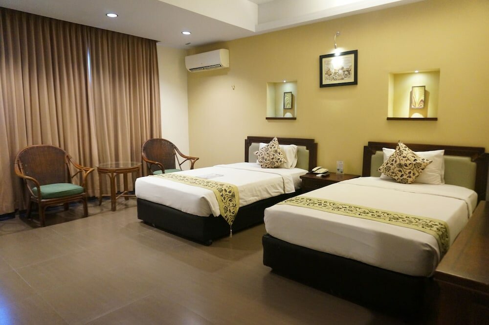 Фото Losari Beach Hotel