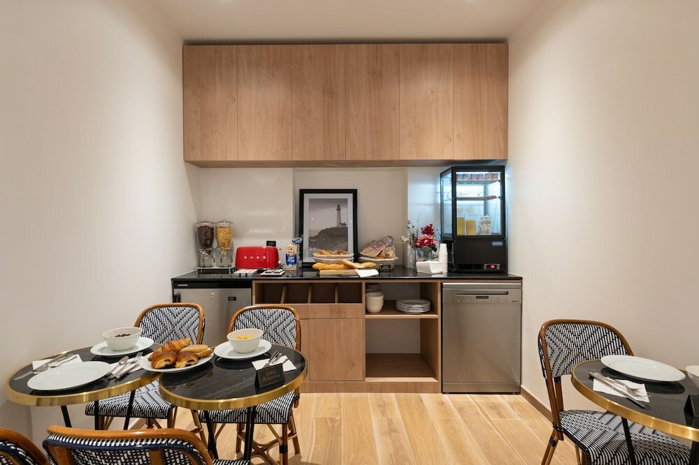 Фото Hotel au Coeur de Republique 