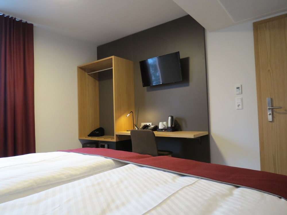 Фото Hotel Neuthor