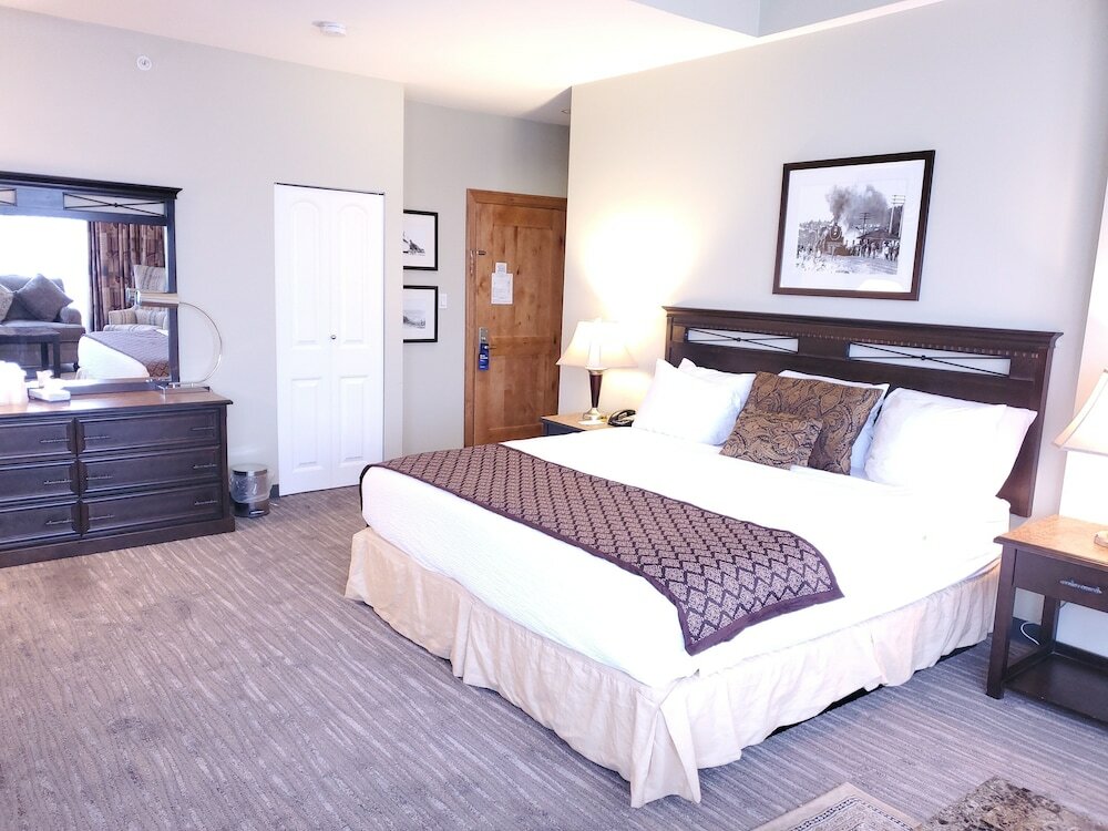 Фото Days Inn by Wyndham Surrey