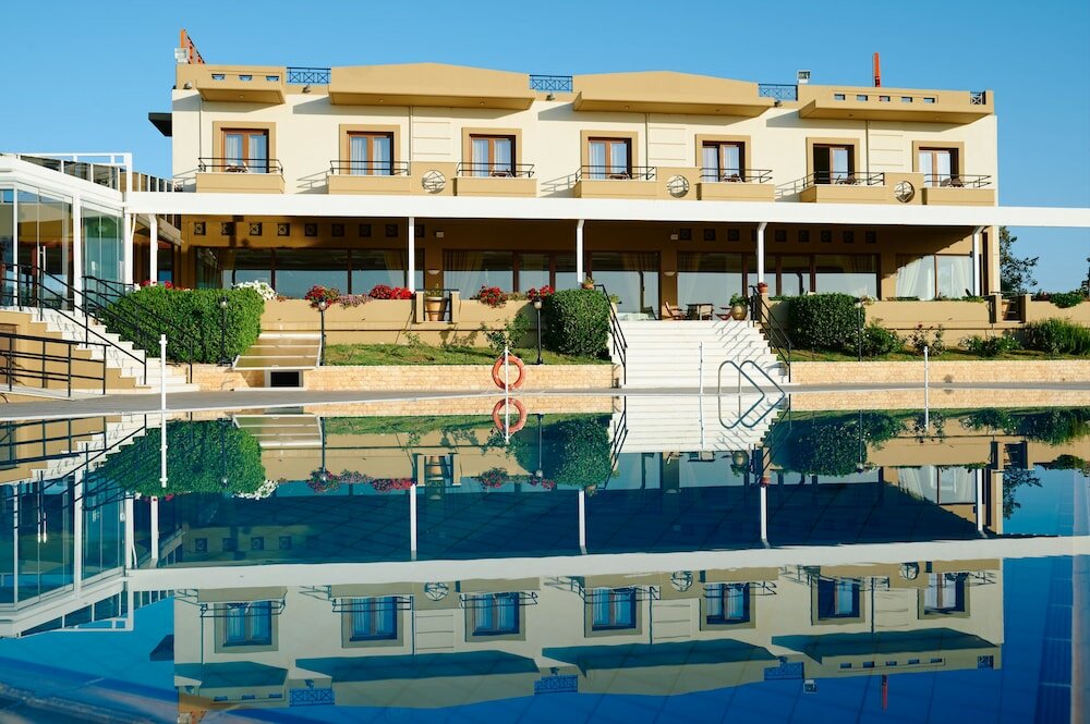 Фото отеля 1