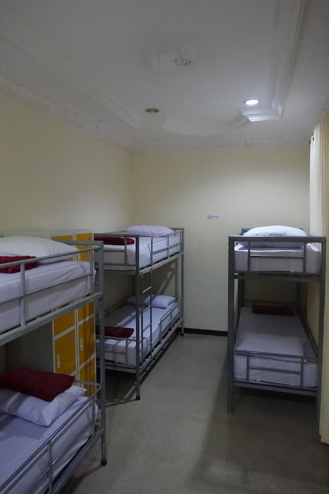 Фото The Backpacker Semarang - Hostel