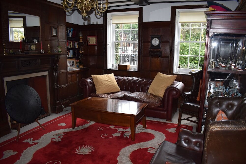 Фото Harmondsworth Hall Guest House Heathrow