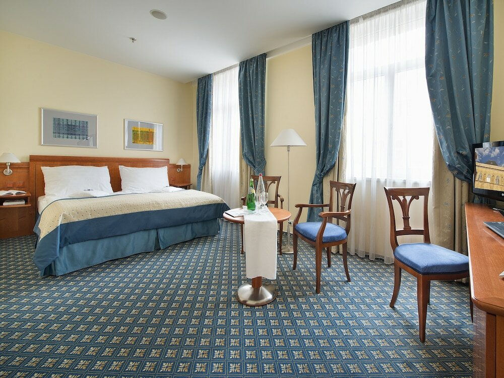 Фото Ramada by Wyndham Prague City Centre