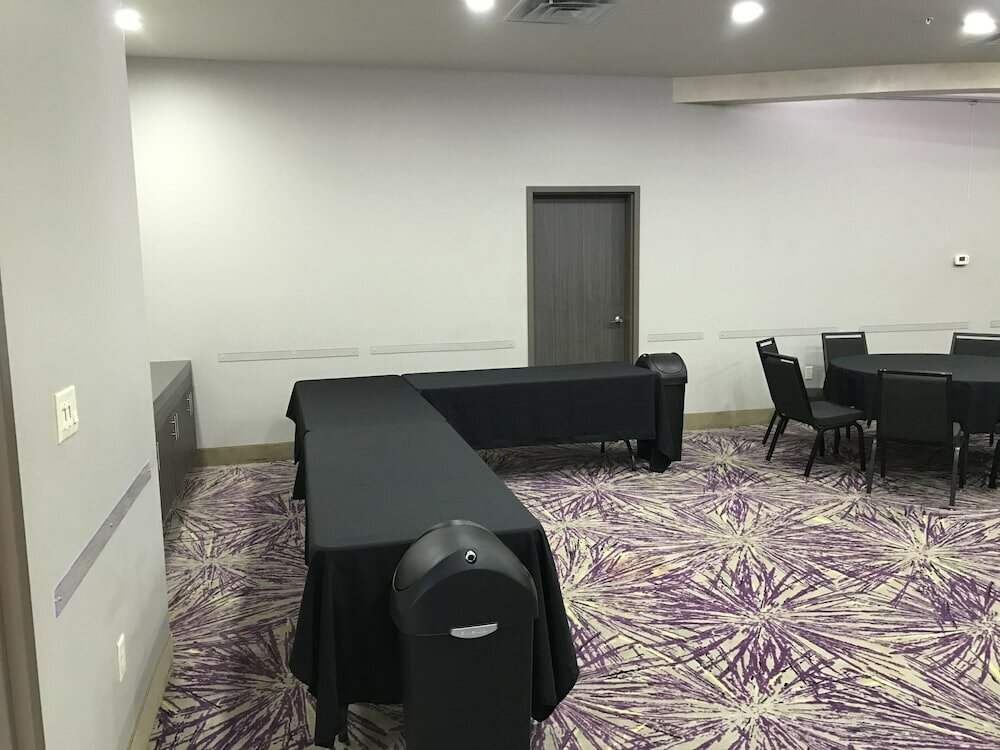 Фото Holiday Inn Express & Suites Garland E - Lake Hubbard I30, an Ihg Hotel