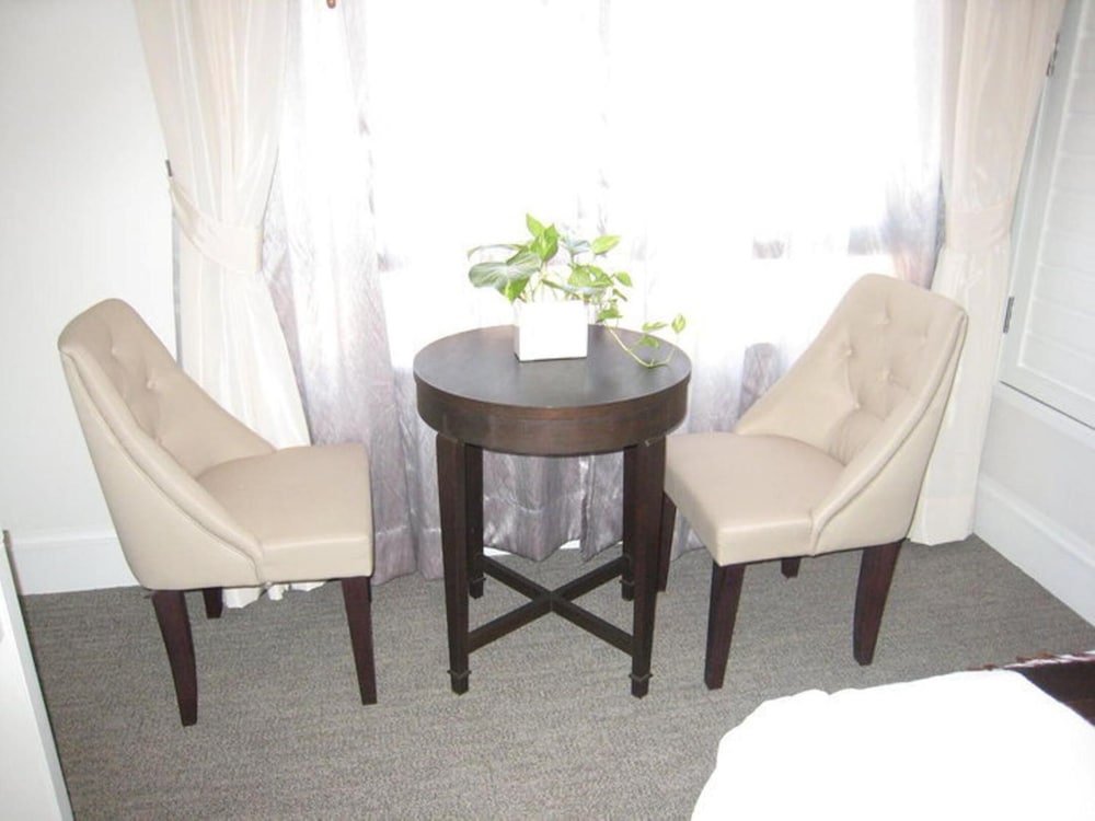 Фото Aphrodite Inn Bangkok