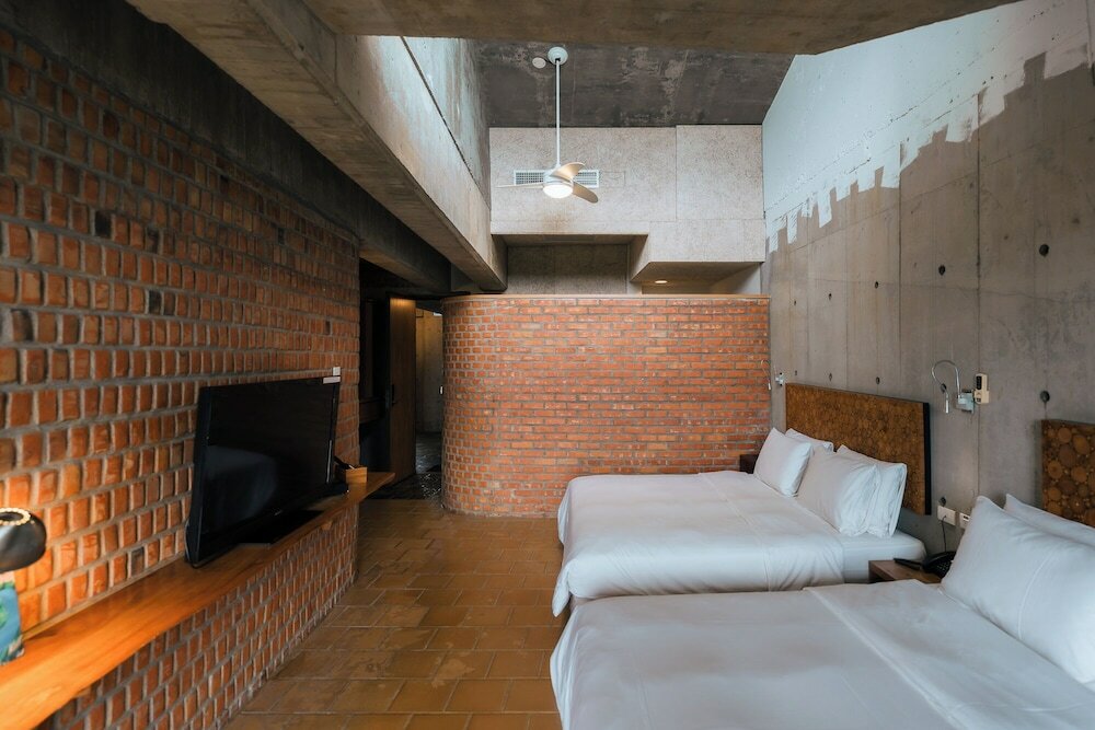 Фото The Light Inn