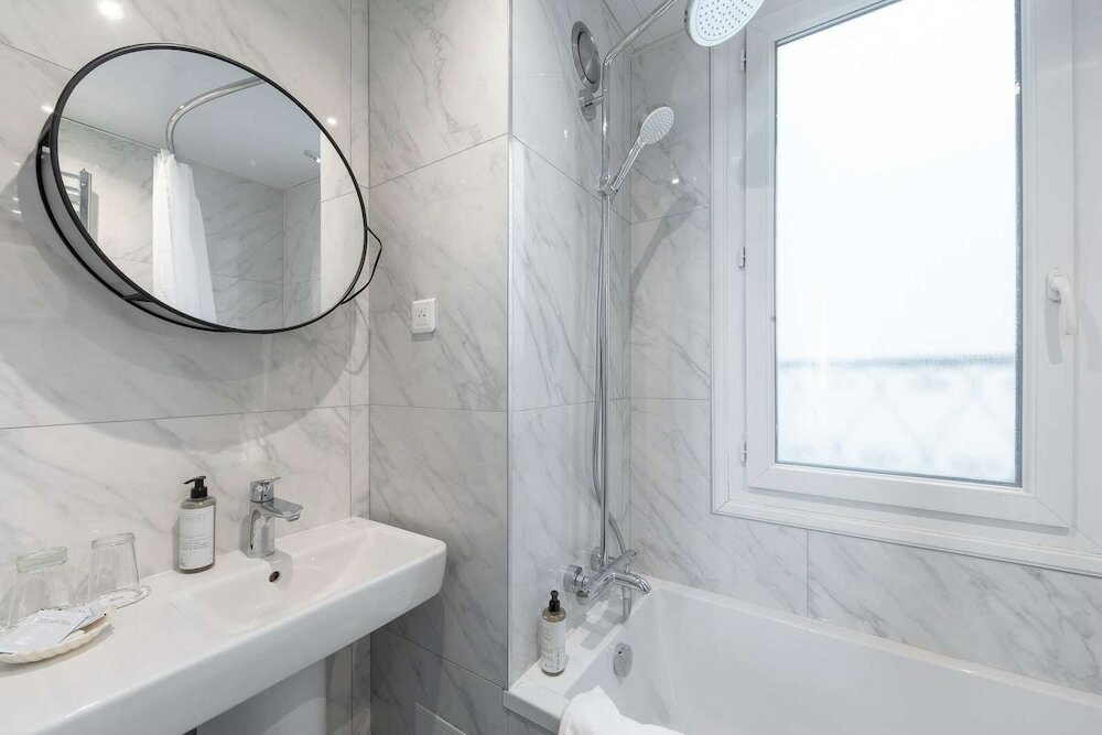 Фото Hotel Saint Christophe Paris