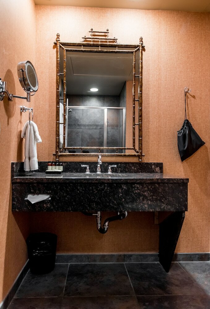 Фото Cork Factory Hotel