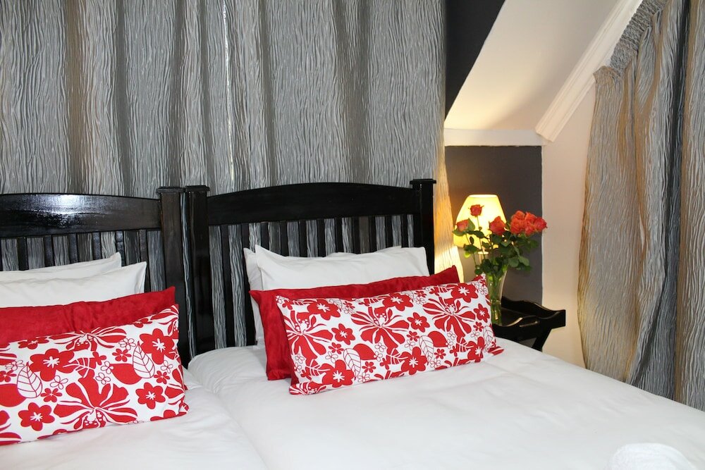 Фото 3Liebeloft Guest House