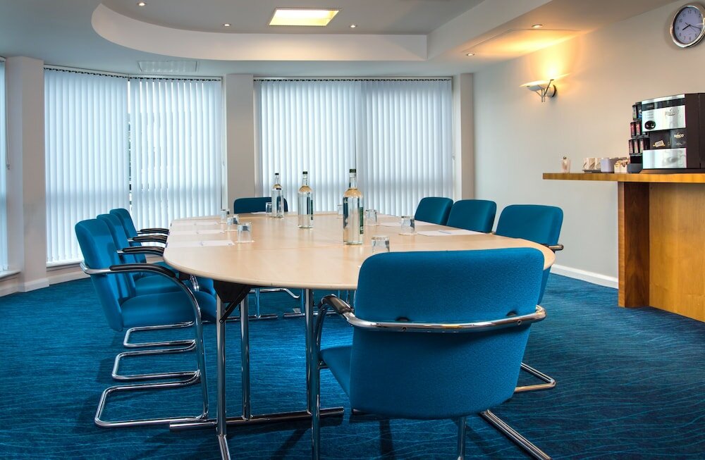 Фото Holiday Inn Express Hemel Hempstead, an Ihg Hotel