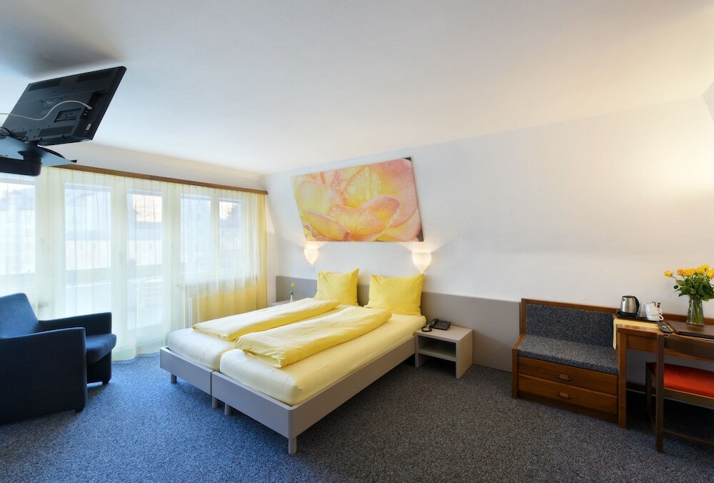 Фото Schlosshotel - Self Check-In Hotel am Schlosspark