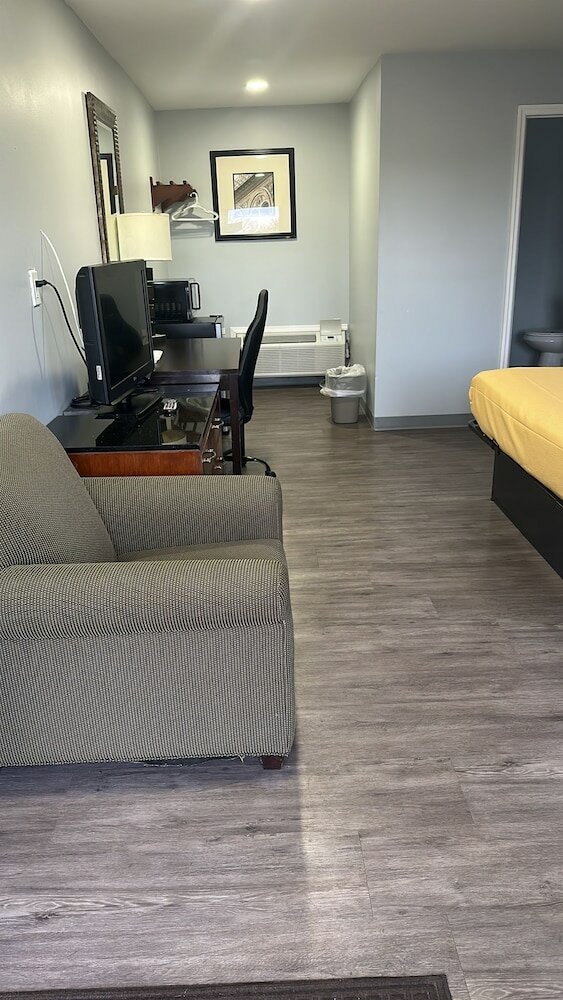 Фото Americas Best Value Inn Albany East Greenbush